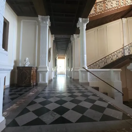 Chateau De Laclaireau Bed & Breakfast