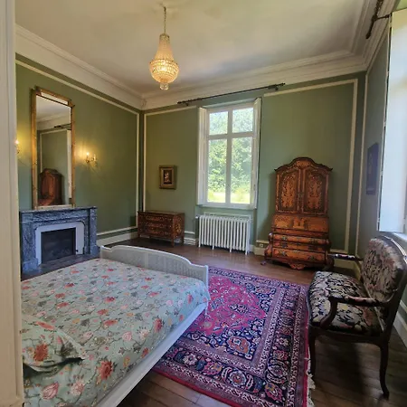 Couette-café Château De Laclaireau 3*