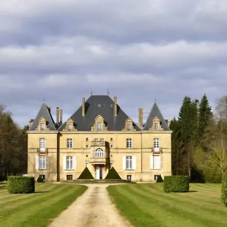 Chateau De Laclaireau Bed & Breakfast *